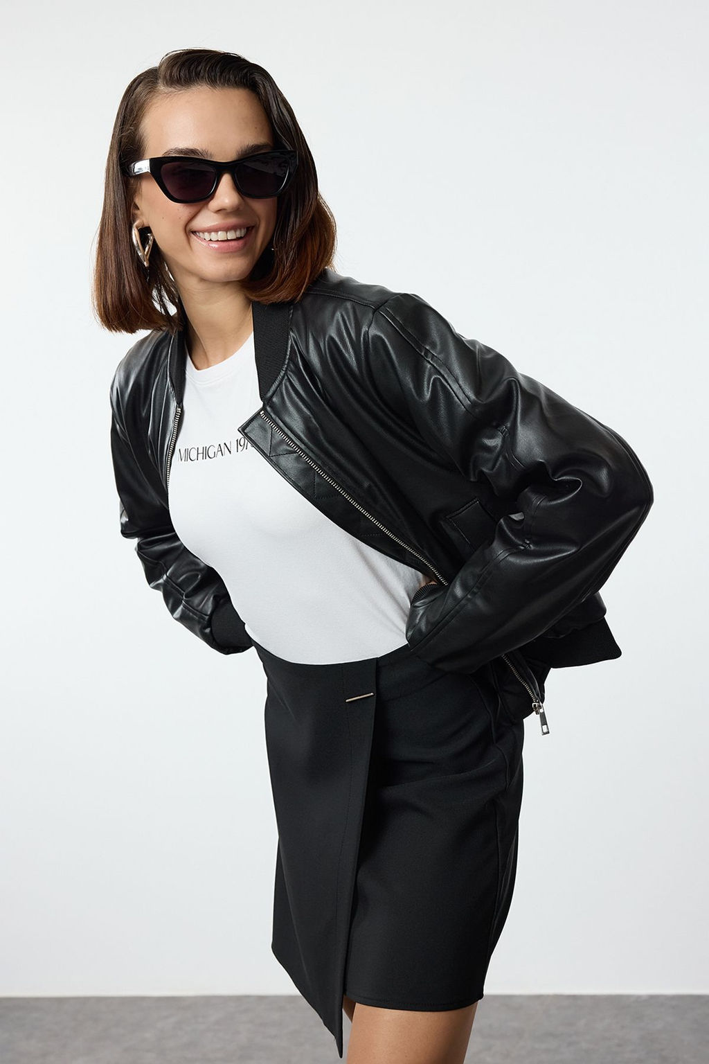 Siyah Kruvaze Kapama Mini Boy Dokuma Etek TWOAW25ET00070