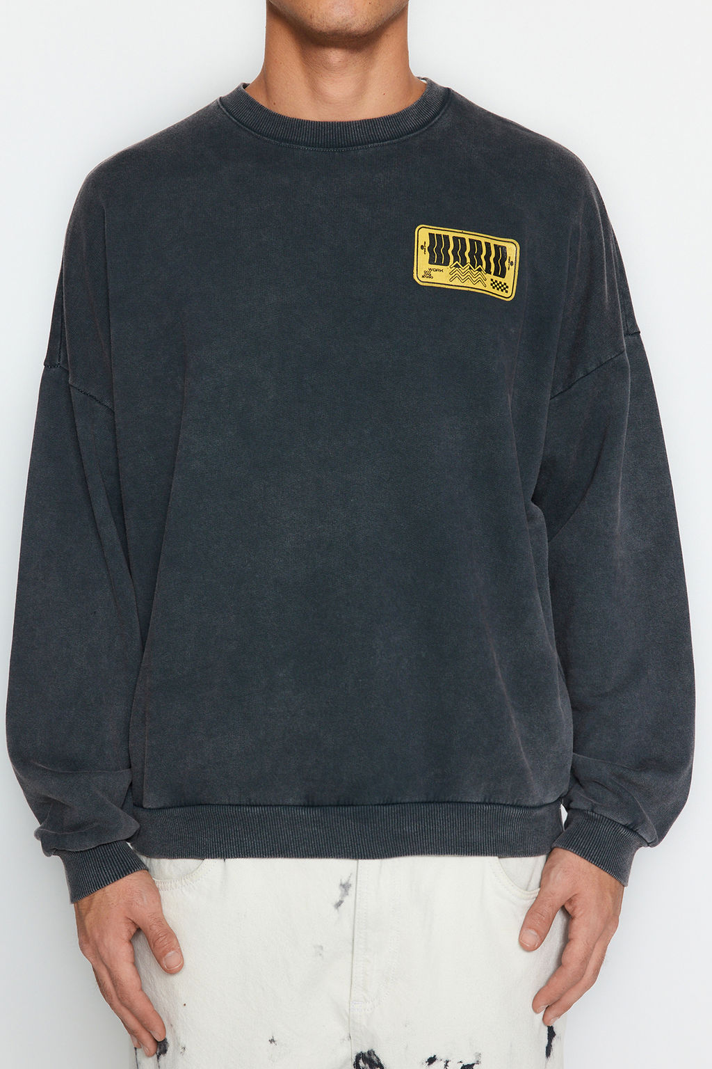 TRENDYOL MAN Antrasit %100 Pamuk Oversize/Genis Kesim Eskitme/Soluk Efektli Sweatshirt TMNAW24SW00080 - Trendyolmilla фото 7