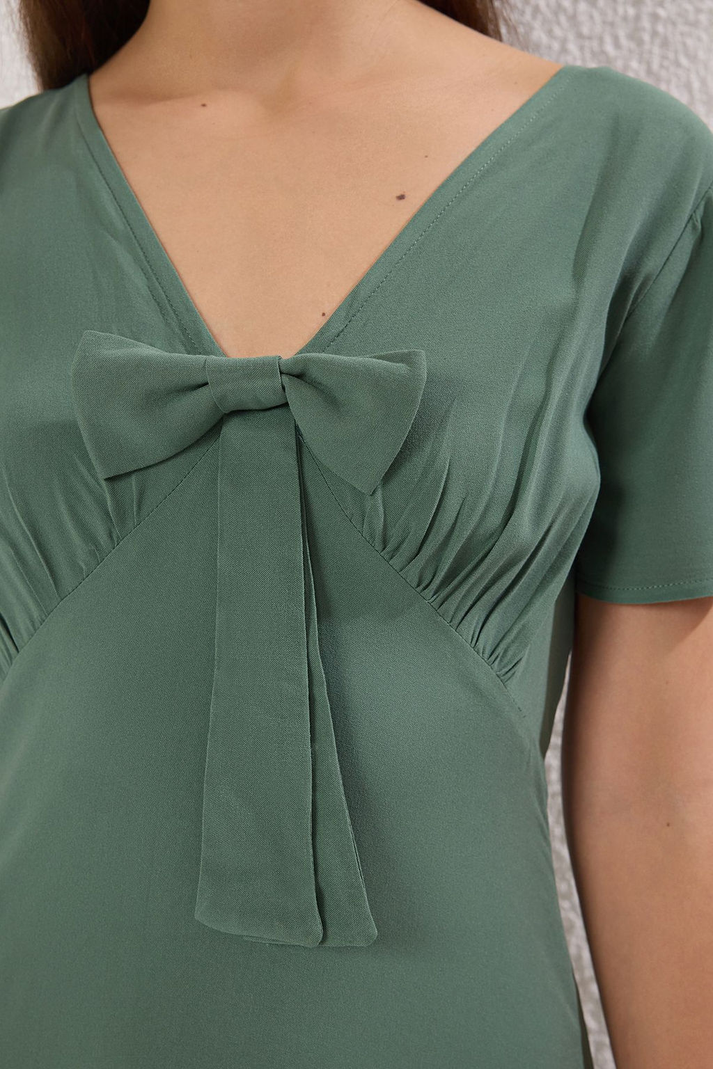 Haki Duz Kesim Fiyonklu Maxi Dokuma Elbise TWOSS25EL00584 - Trendyolmilla фото 3