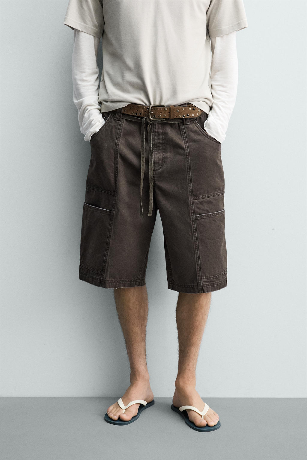 BERMUDA BAGGY FIT CINTUR?N / Marr?n
