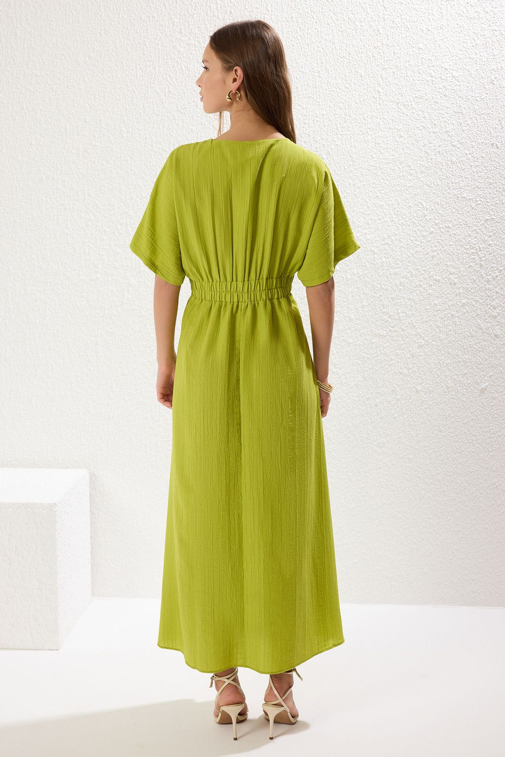 TRENDYOLMILLA Lacivert A Kesim Korsaj Detayl? V Yaka Maxi Dokuma Elbise TWOSS24EL00620 фото 5