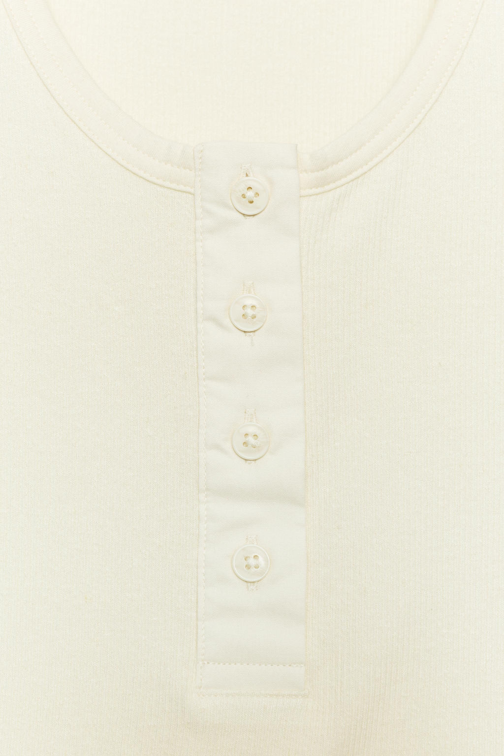 CAMISETA BOTONES CON LINO / Crudo