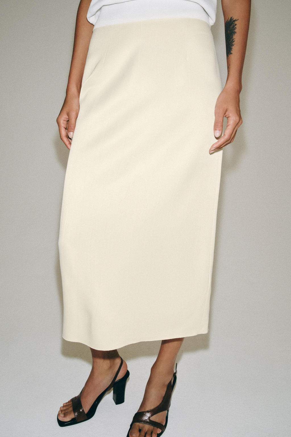 FALDA MIDI RECTA ZW COLLECTION / Crudo - Zara фото 2