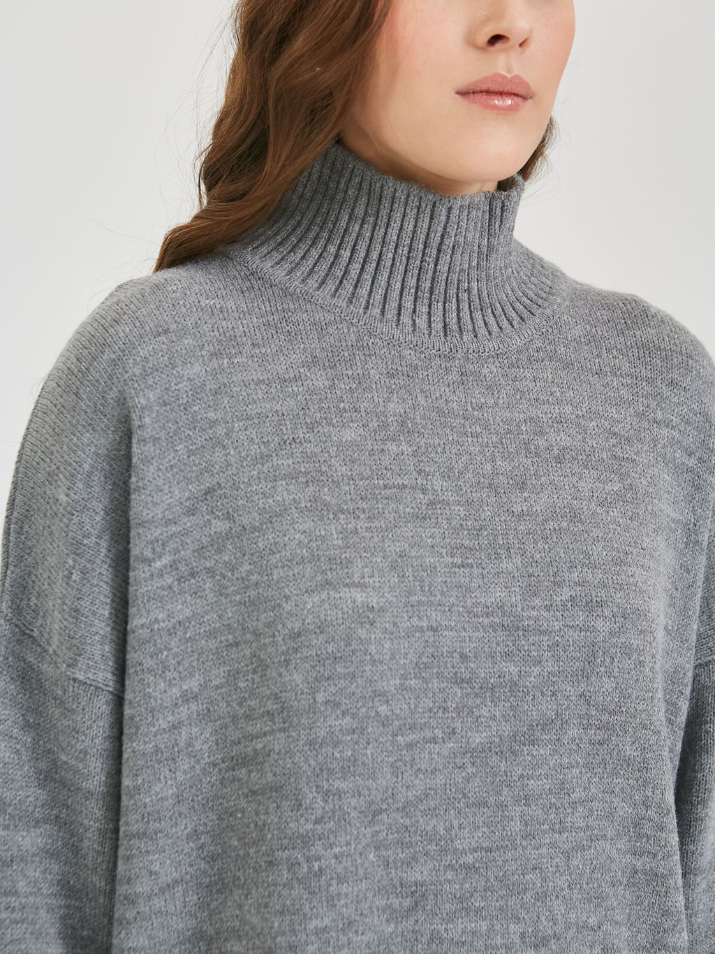 Свитер вязаный оверсайз