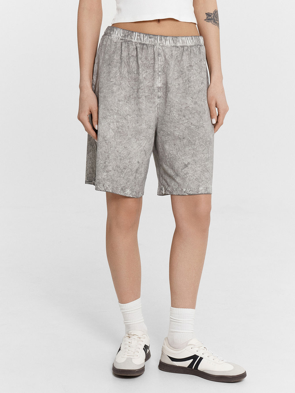 Шорты женские серые с эффектом "варка"