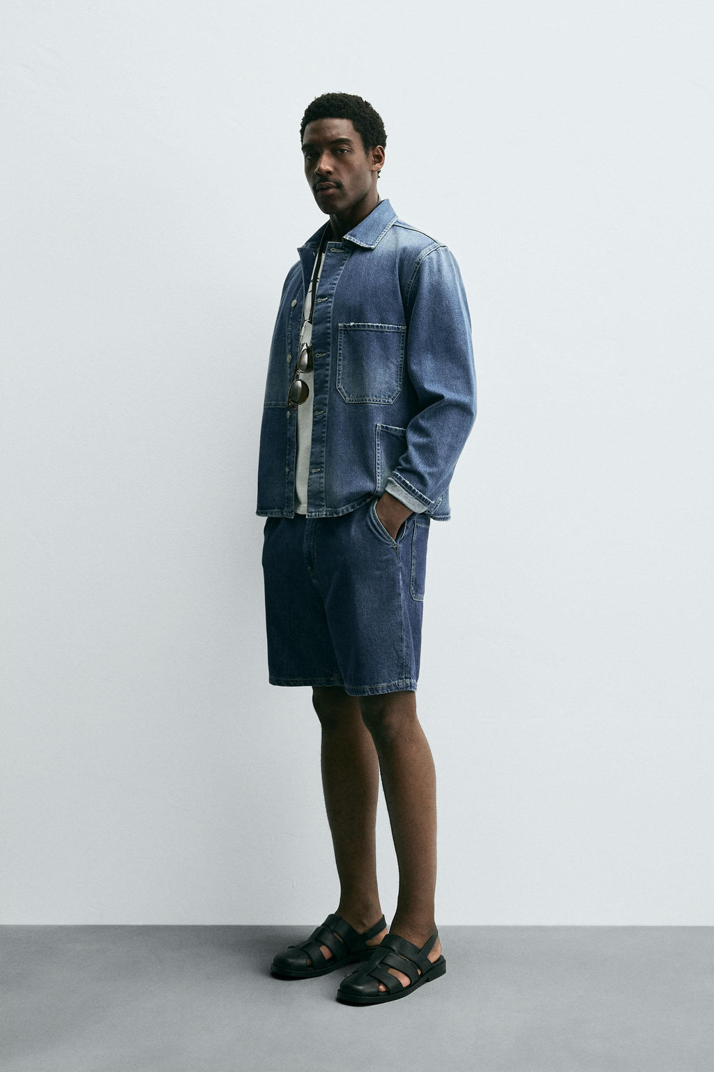 LIGHTWEIGHT DENIM STRAIGHT-LEG BERMUDA SHORTS - Zara фото 4