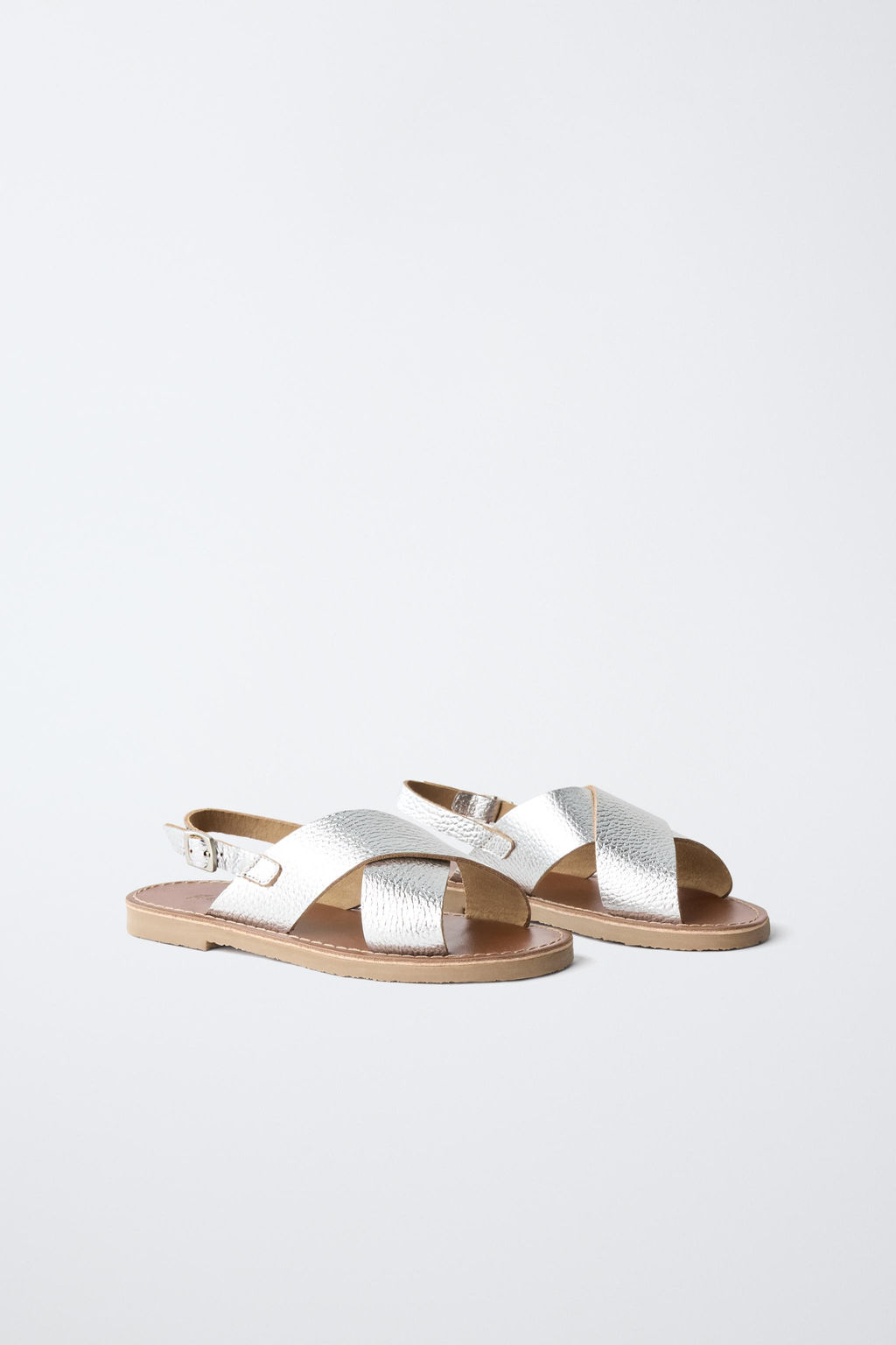 SANDALIA METALIZADA PIEL / Plata