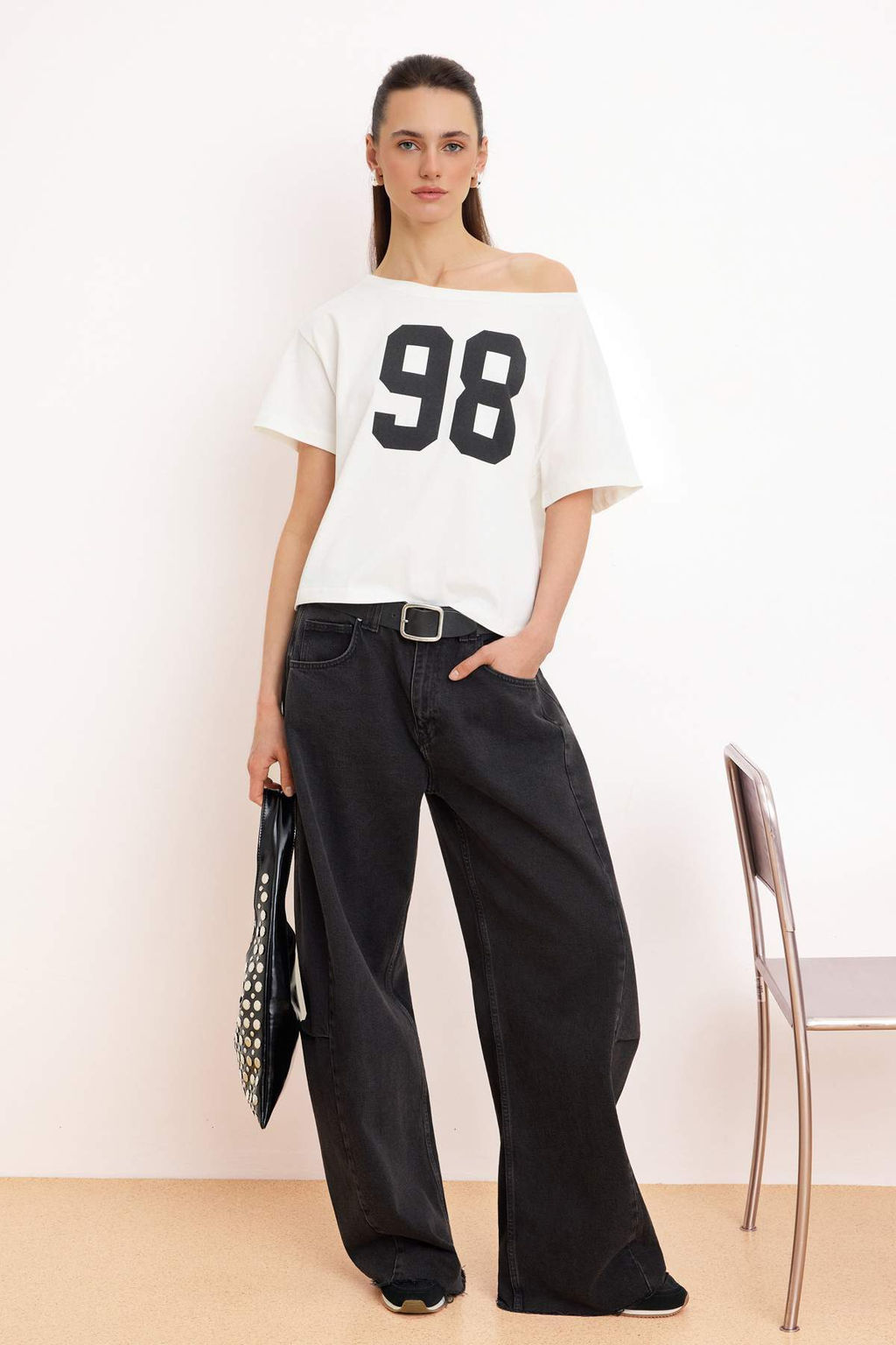 Ekru Slogan Relaxed Asimetrik Yaka Dusuk Kol K?sa Kollu Tok %100 Pamuk Orme Bluz TWOSS26BZ00517