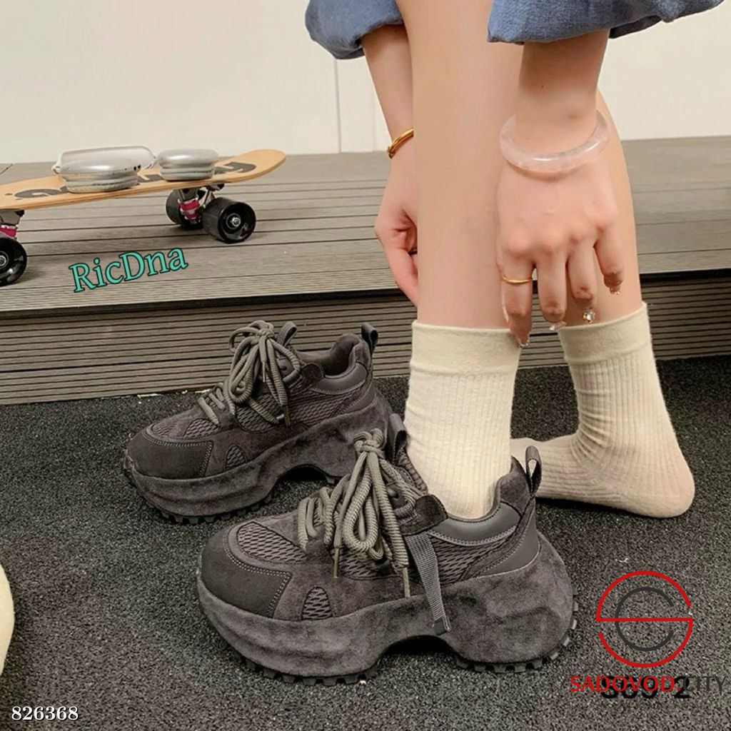 Кроссовки женские весенние