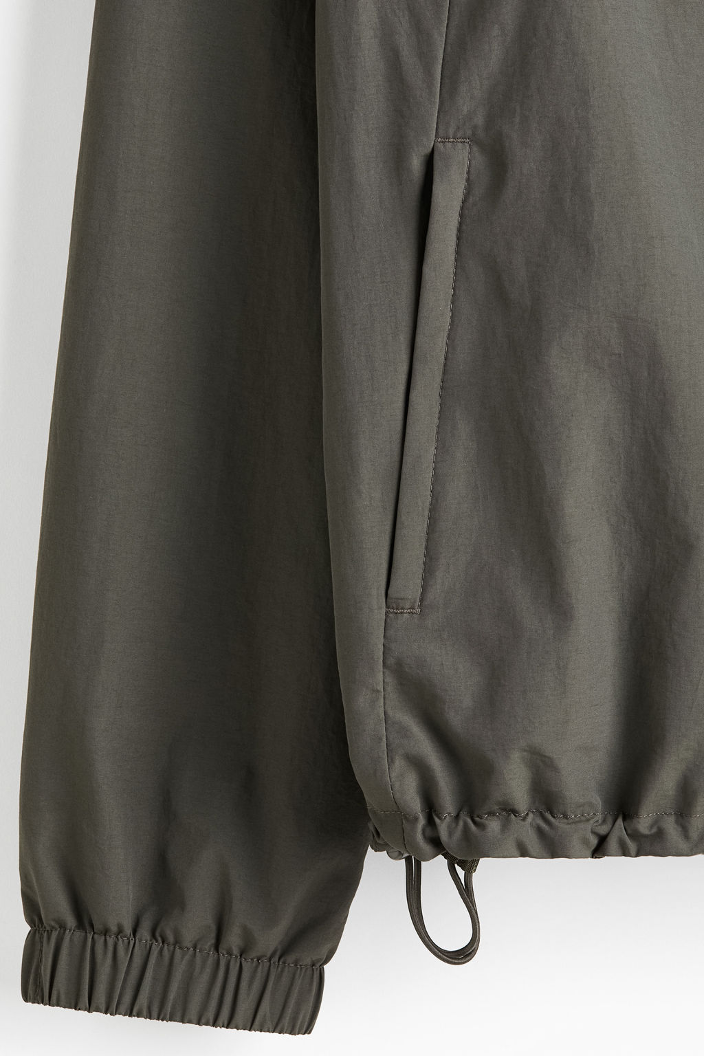 Chaqueta cortavientos con capucha - H&m фото 10