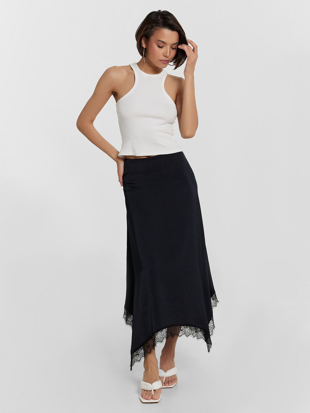 Юбка Mark Formelle x Ольга Бузова черная с кружевными деталями