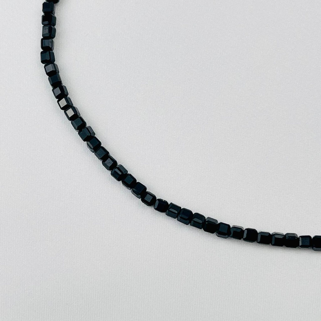 Колье из Шпинели