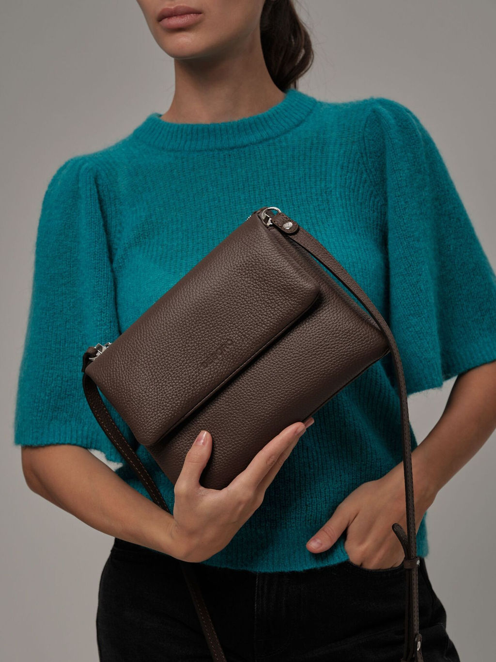 Сумка кожаная на плечо Deboro 31069 коричневый торф