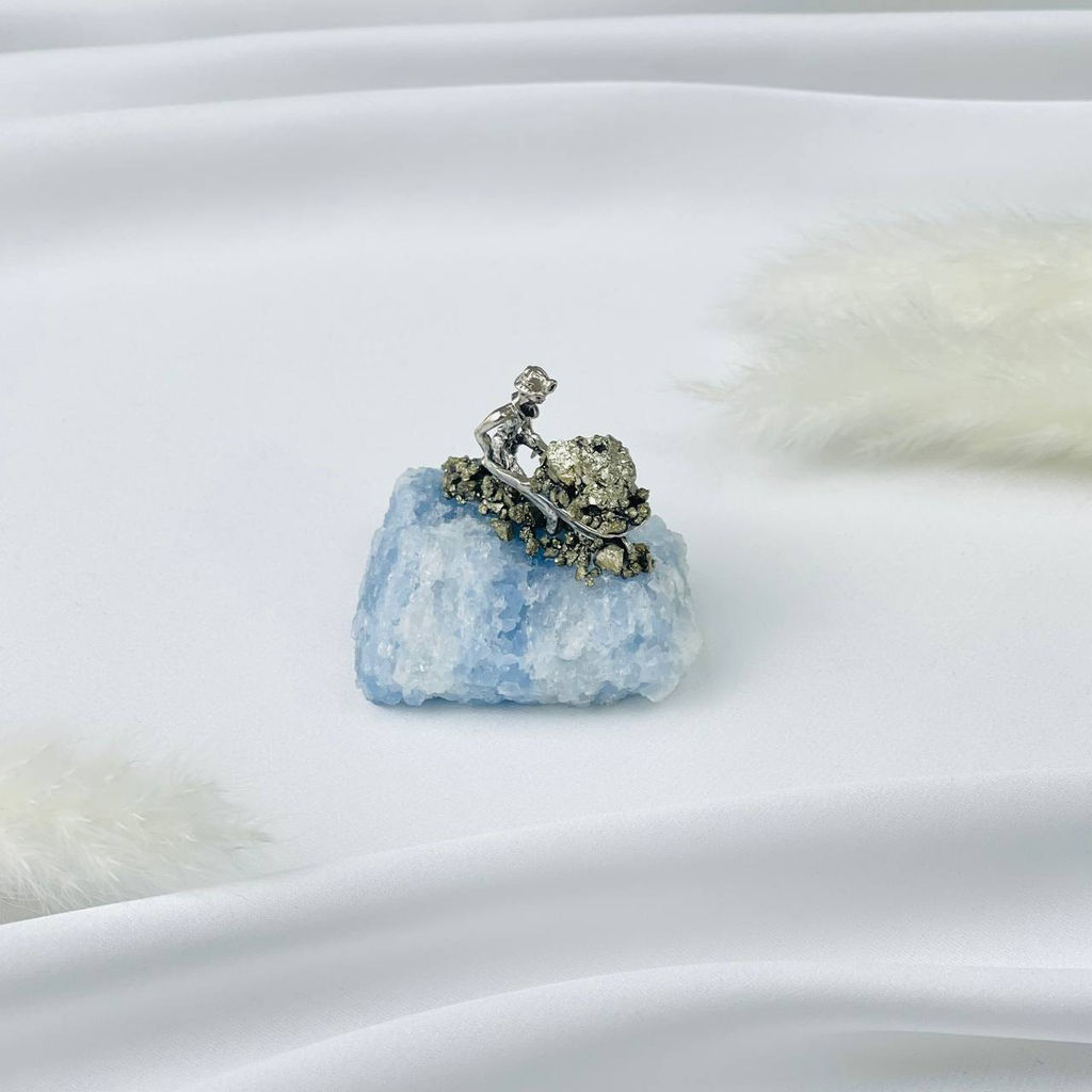 Фигурка Старатель на Кальците с Пиритом