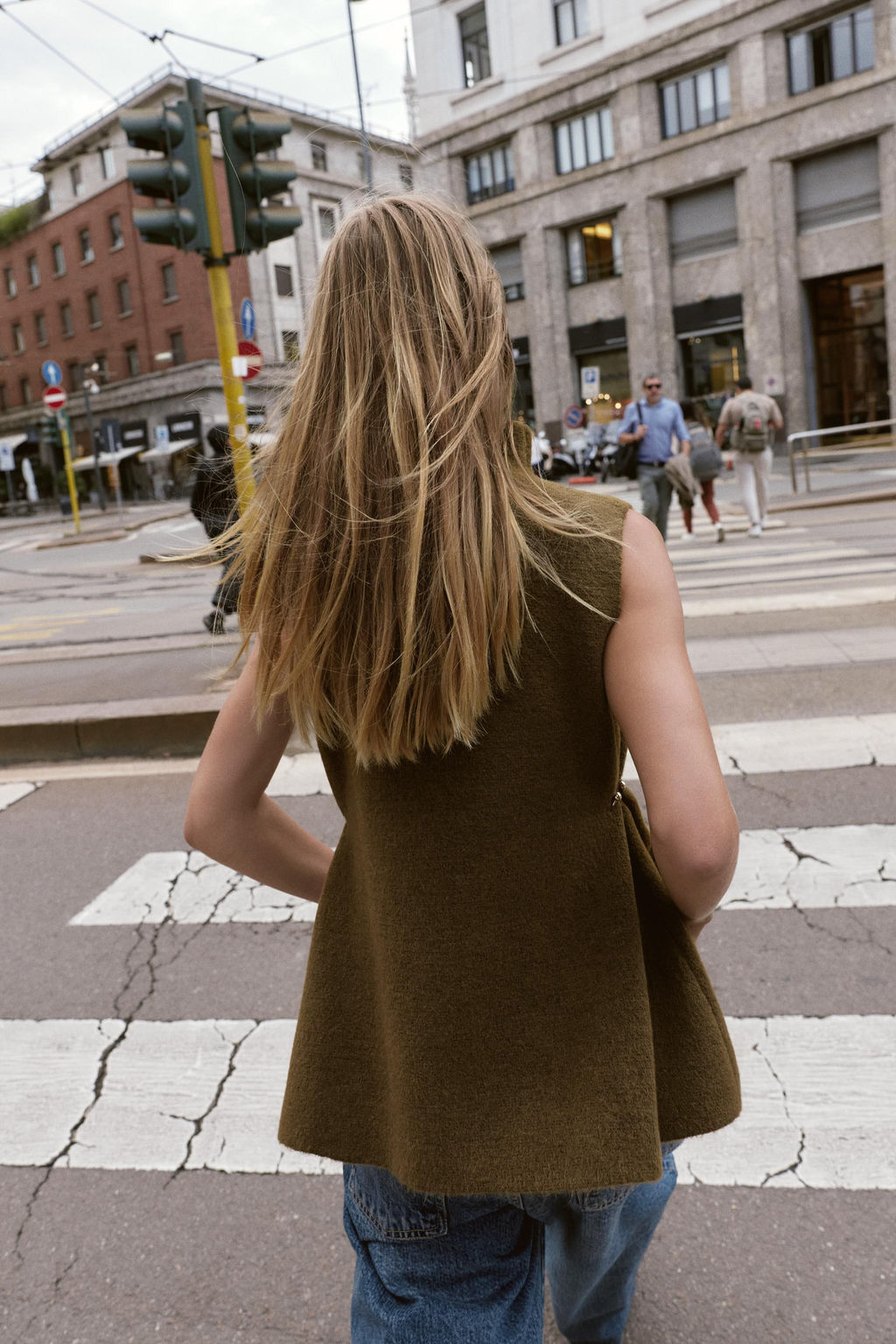 ASYMMETRIC KNIT TOP WITH SIDE APPLIQU_S - Zara фото 5