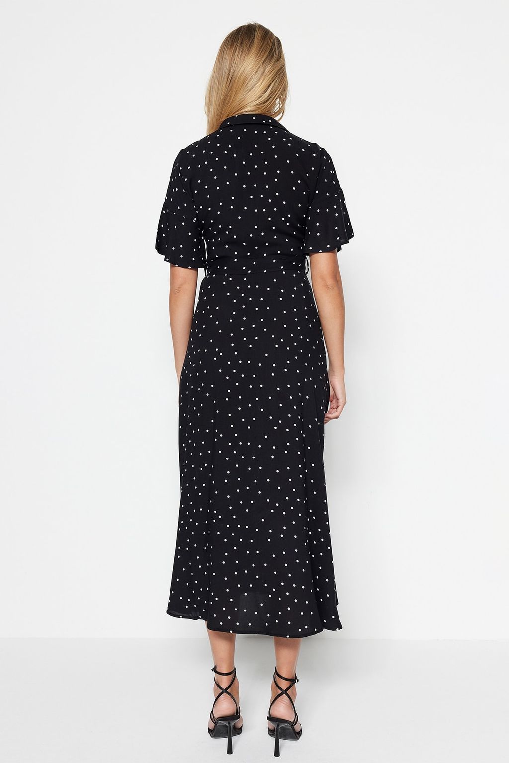 TRENDYOLMILLA Siyah Kusakl? Puantiyeli Maxi Viskon Dokuma Gomlek Elbise TWOSS19EL0094