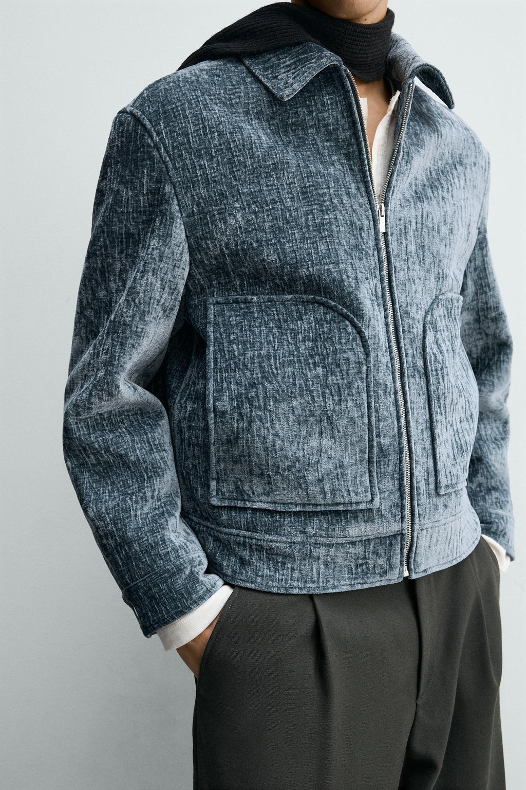 EMBOSSED FLOCKED JACKET