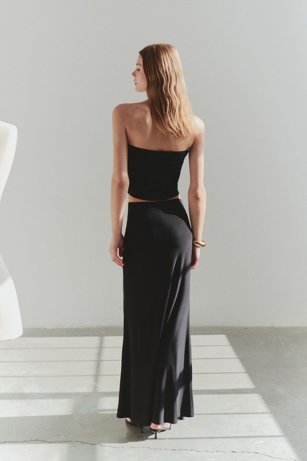 Limited Edition Siyah Vucuda Oturan Aksesuar Detayl? Orme Uzun Etek TPRSS25ET00004