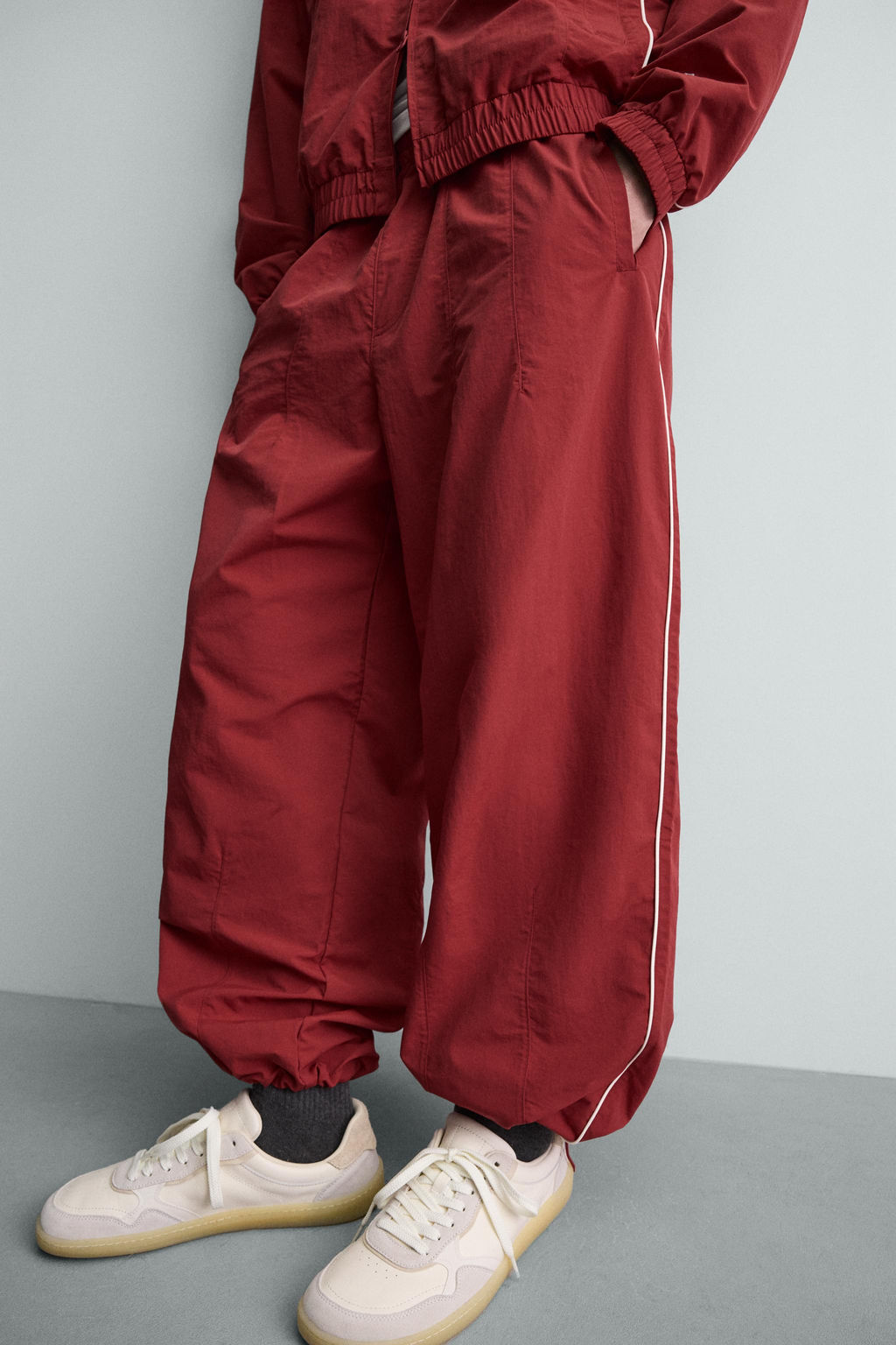 PANTAL?N JOGGER T?CNICO BANDAS CONTRASTE / Rojo - Zara фото 14