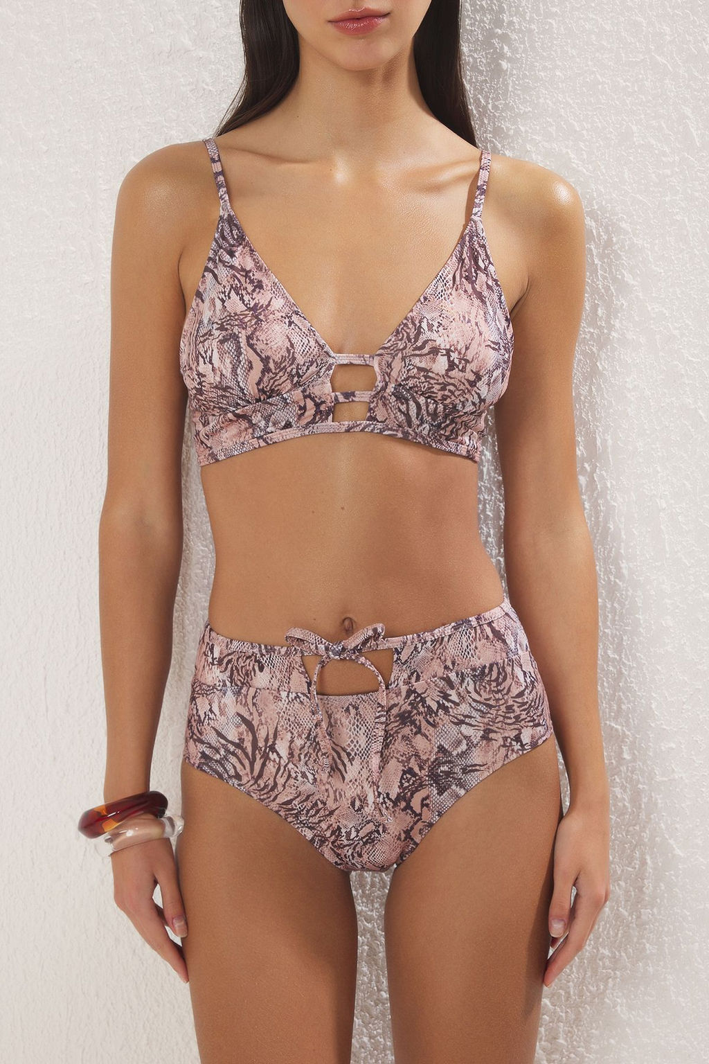 TRENDYOLMILLA Siyah Ucgen Yuksek Bel Regular Bikini Tak?m? TBESS25BT00170  фото 3