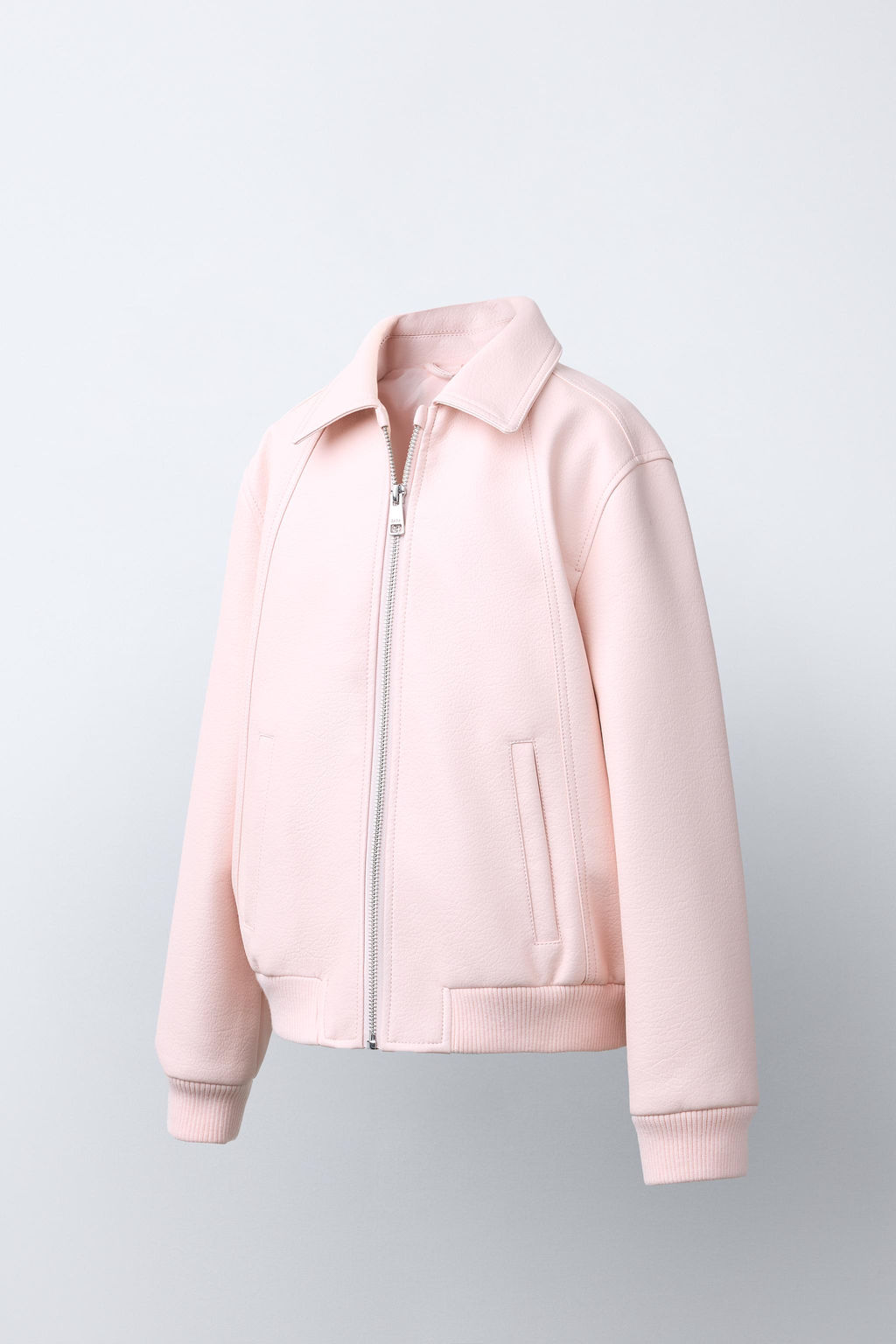 CAZADORA BOMBER EFECTO PIEL / Rosa pastel