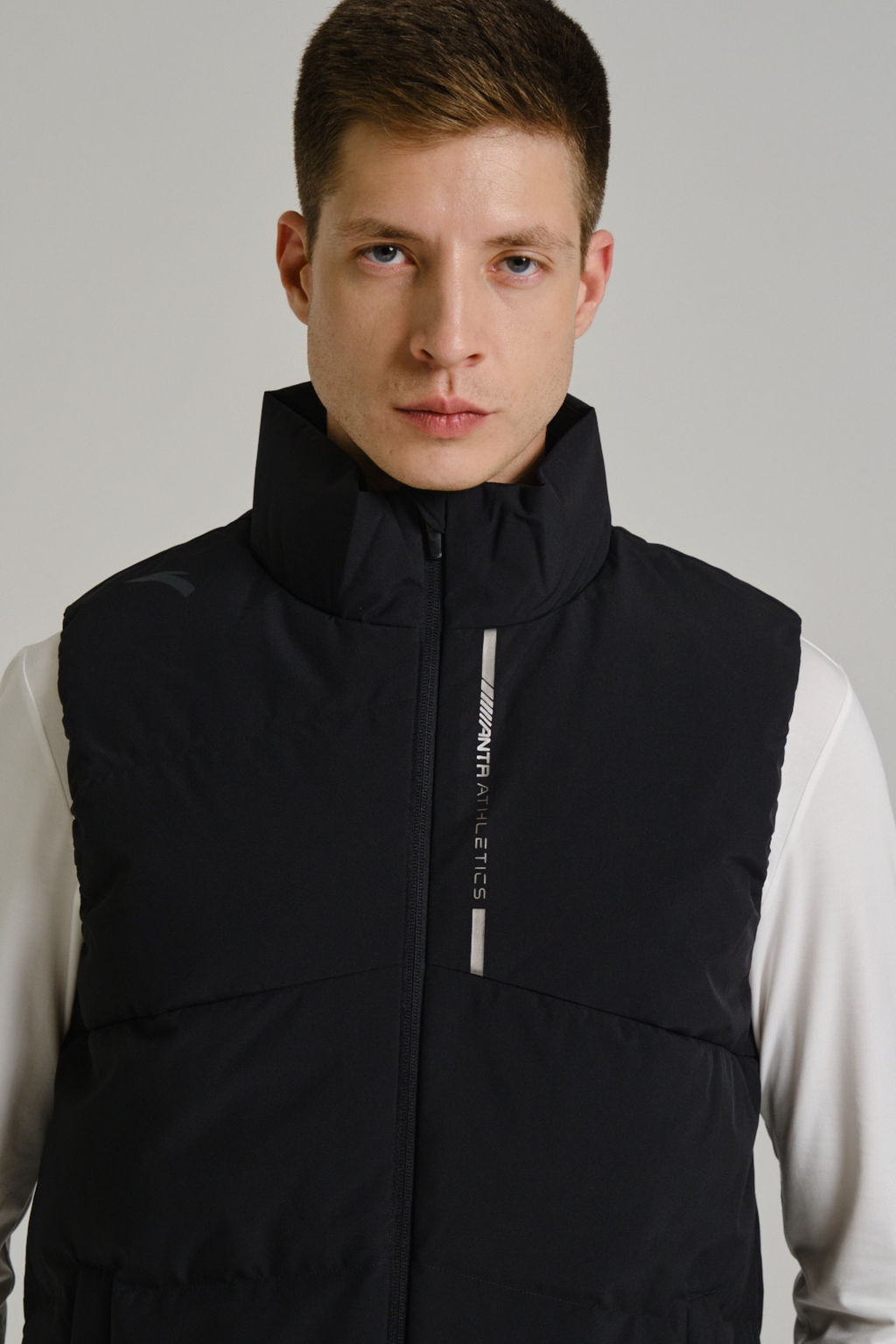 Жилет пуховый Черный - Anta фото 4