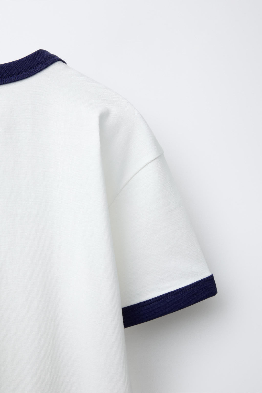 CONTRAST TRIM T-SHIRT - Zara фото 4