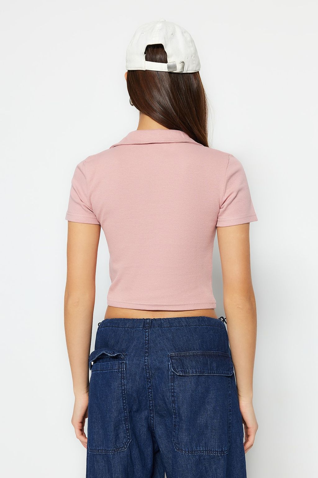 Trendyolmilla Siyah Fitted/Vucuda Oturan Crop Polo Yaka Fitilli Esnek Orme Bluz TWOSS21BZ0038  фото 13