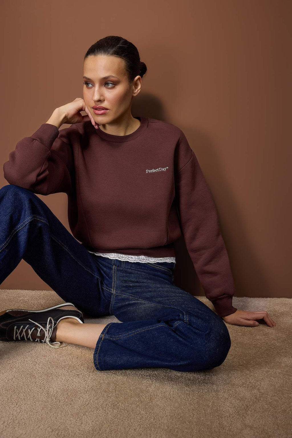 Teen Tas Regular Dantel Detayl? Slogan Nak?sl? Kal?n Ici Polarl? Orme Sweatshirt TWOAW26SW00153 - Trendyolmilla фото 10