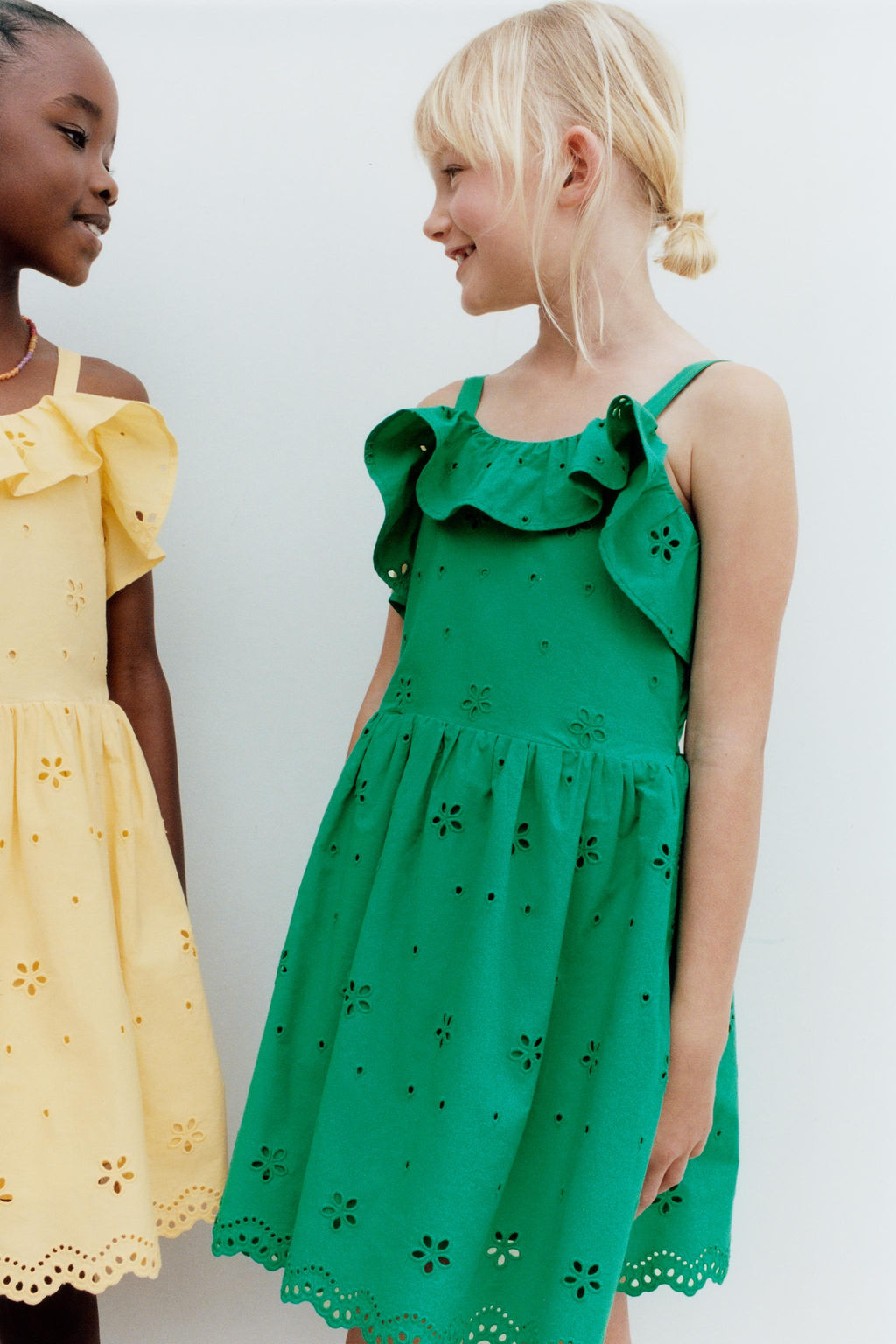 VESTIDO BORDADO SCHIFFLY VOLANTES / Verde - Zara фото 3