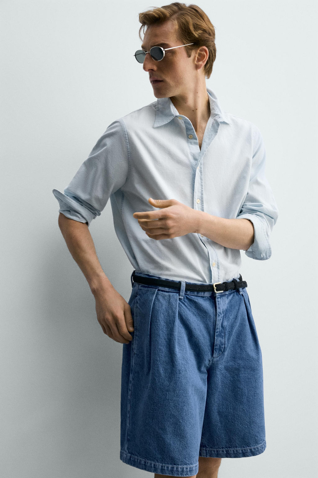 BERMUDA DENIM RELAXED FIT PLIEGUES / Azul