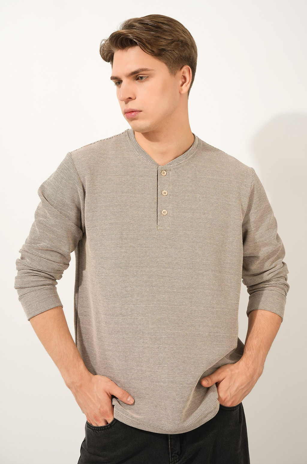 Мужской лонгслив на пуговицах Happyfox