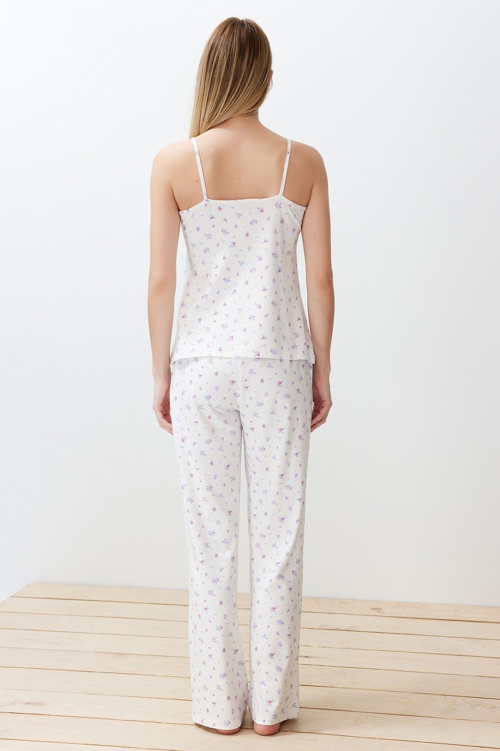 Trendyolmilla Beyaz-Cok Renkli Cicekli Baglamal? ve Ip Ask?l? Orme Pijama Tak?m? THMSS24PT00233 фото 6