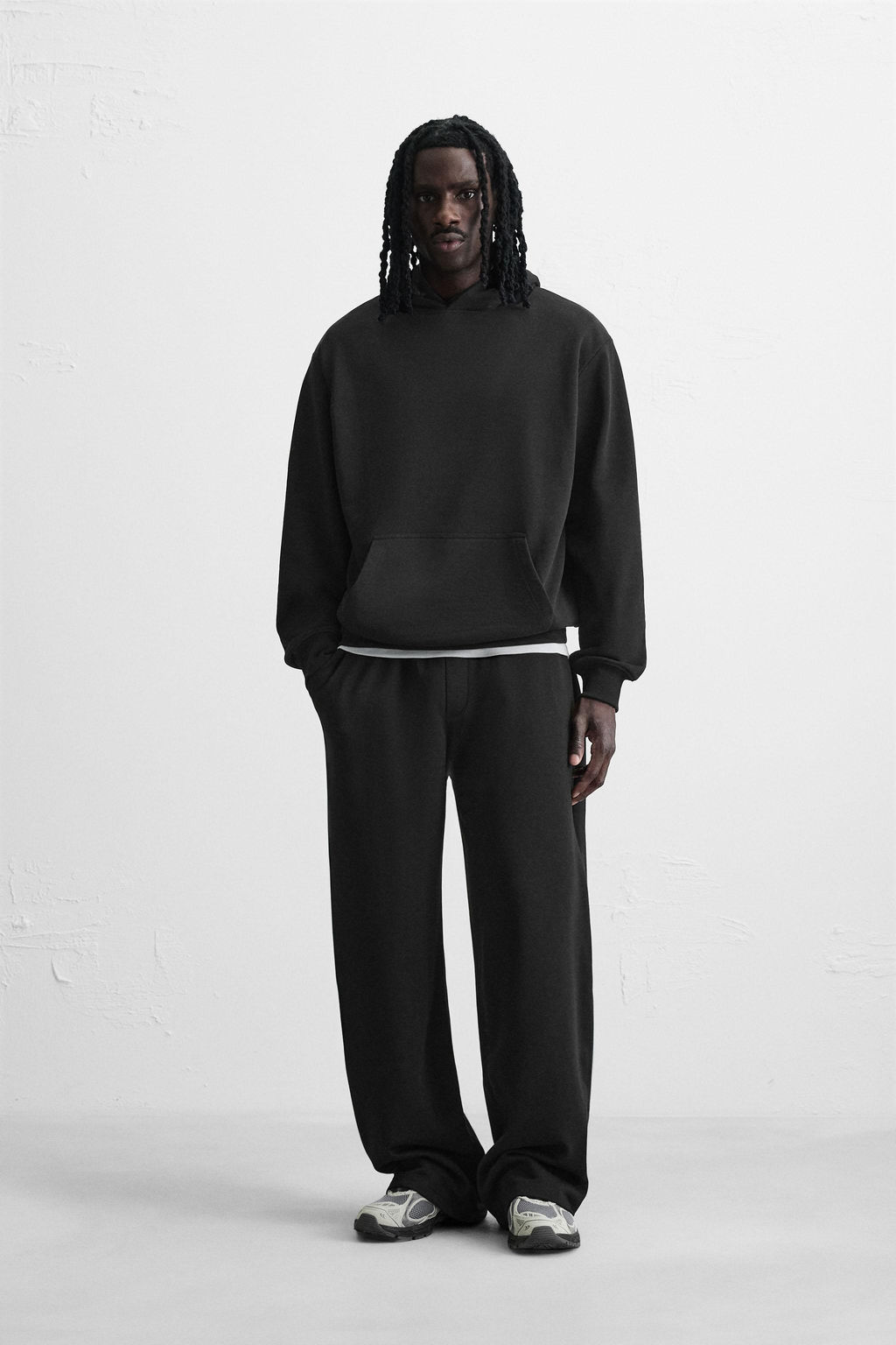WIDE-LEG JOGGER TROUSERS