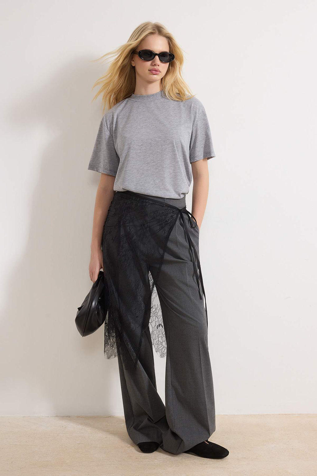TRENDYOLMILLA Beyaz %100 Pamuk Basic Regular/Normal Kal?p Dik Yaka Orme T-Shirt TWOAW20TS0096  фото 53