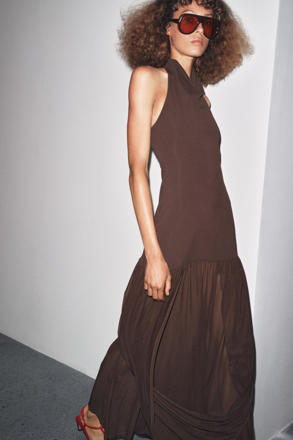 HALTERNECK DRESS WITH MATCHING DETAIL - Zara фото 10