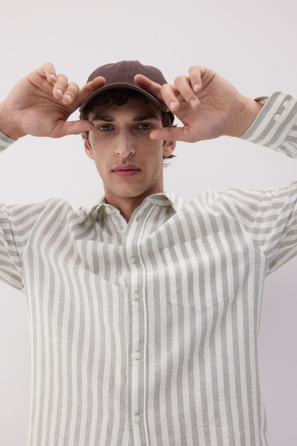 Camisa en mezcla de lino Regular Fit - H&m фото 11