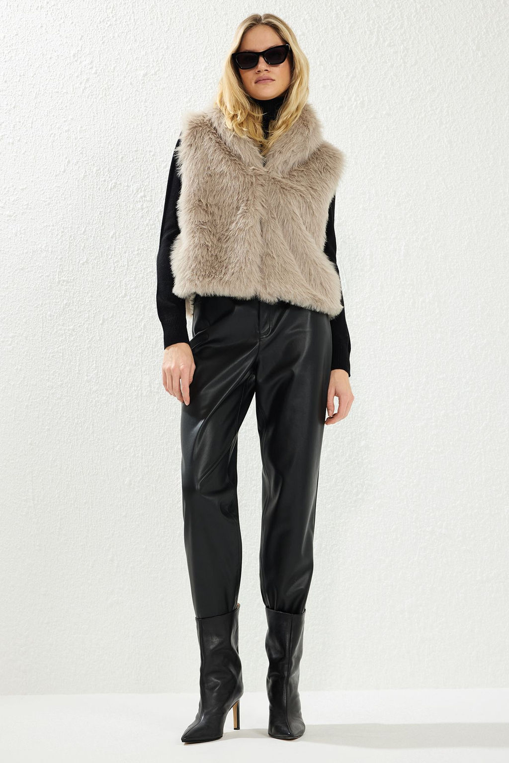 Trendyolmilla Vizon Regular Kal?p Kurk Yelek TWOAW25YE00108  фото 2