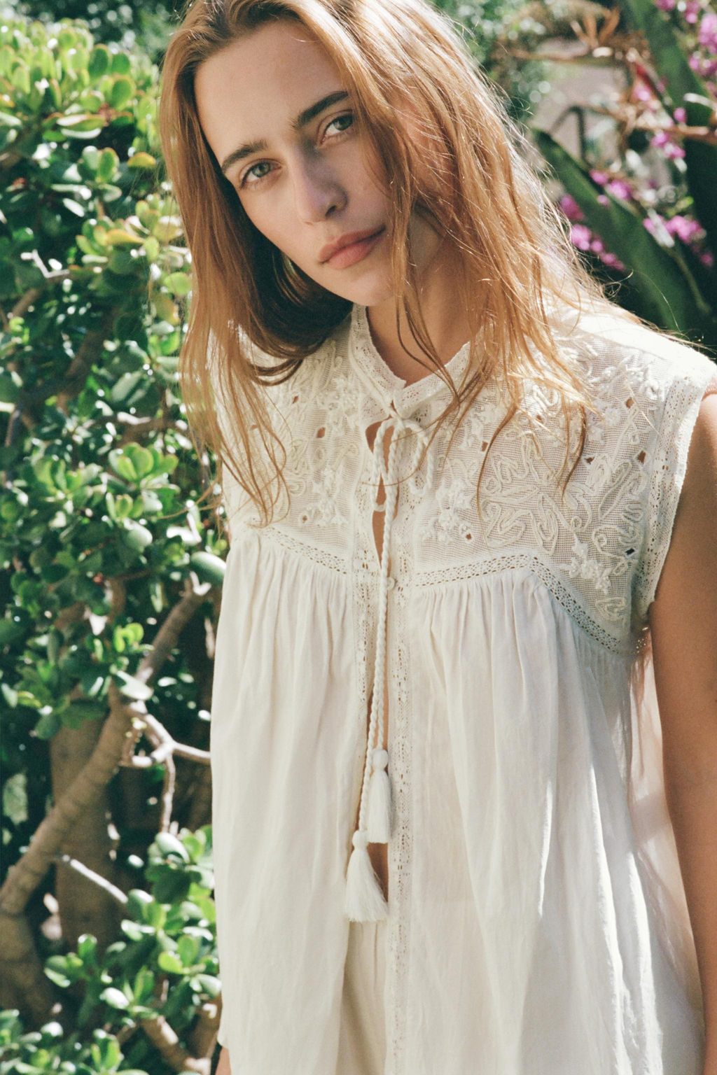 LIMITED EDITION LACE EMBROIDERED TOP - Zara фото 11
