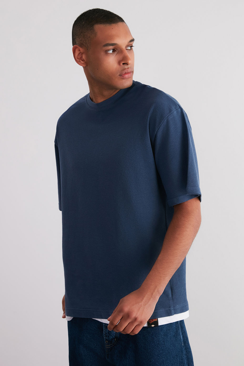 Indigo Oversize Parca Detayl? Dokulu %100 Pamuklu T-Shirt TMNSS24TS00063