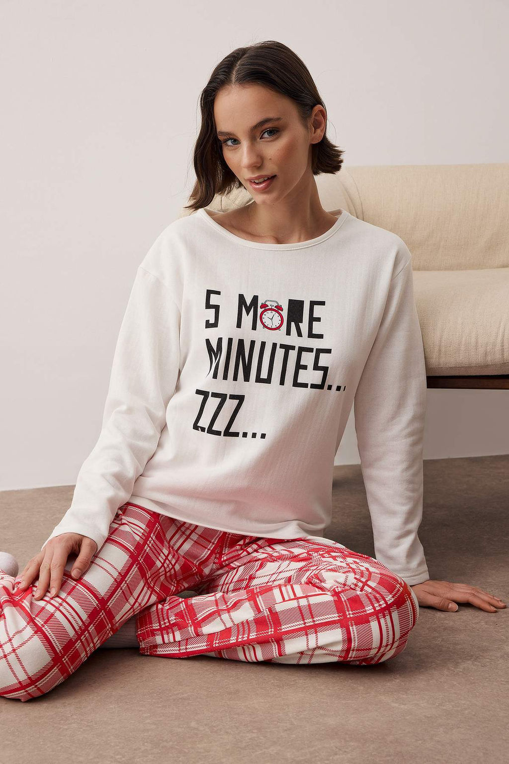 Trendyolmilla Beyaz Pamuklu Galaksi Desenli Sloganl? Uyku Bantl? Orme Pijama Tak?m? THMAW25PT00223 фото 29