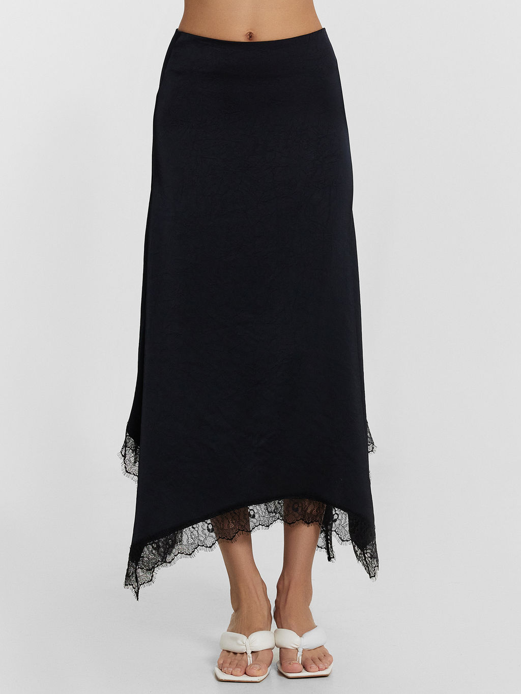 Юбка Mark Formelle x Ольга Бузова черная с кружевными деталями