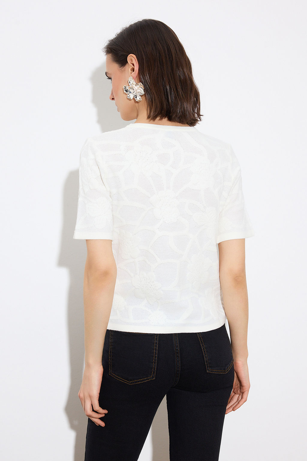 Limited Edition Ekru Cicek Desenli ve Dokulu Bisiklet Yaka Triko Bluz TWOSS26BZ00118