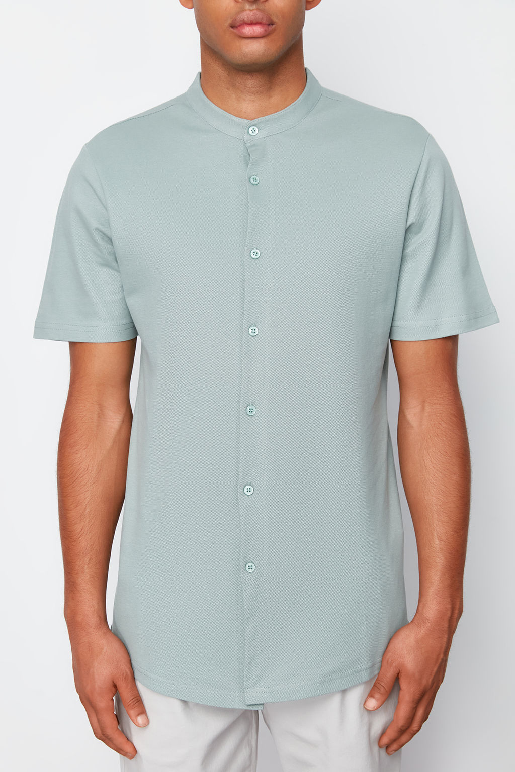 TRENDYOL MAN Siyah Slim Fit Hakim Yaka K?sa Kollu Orme Pike Yazl?k Gomlek TMNSS22GO0025 - Trendyolmilla фото 14