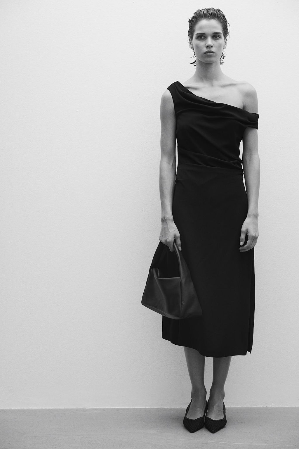 Vestido drapeado de un hombro - H&m фото 3