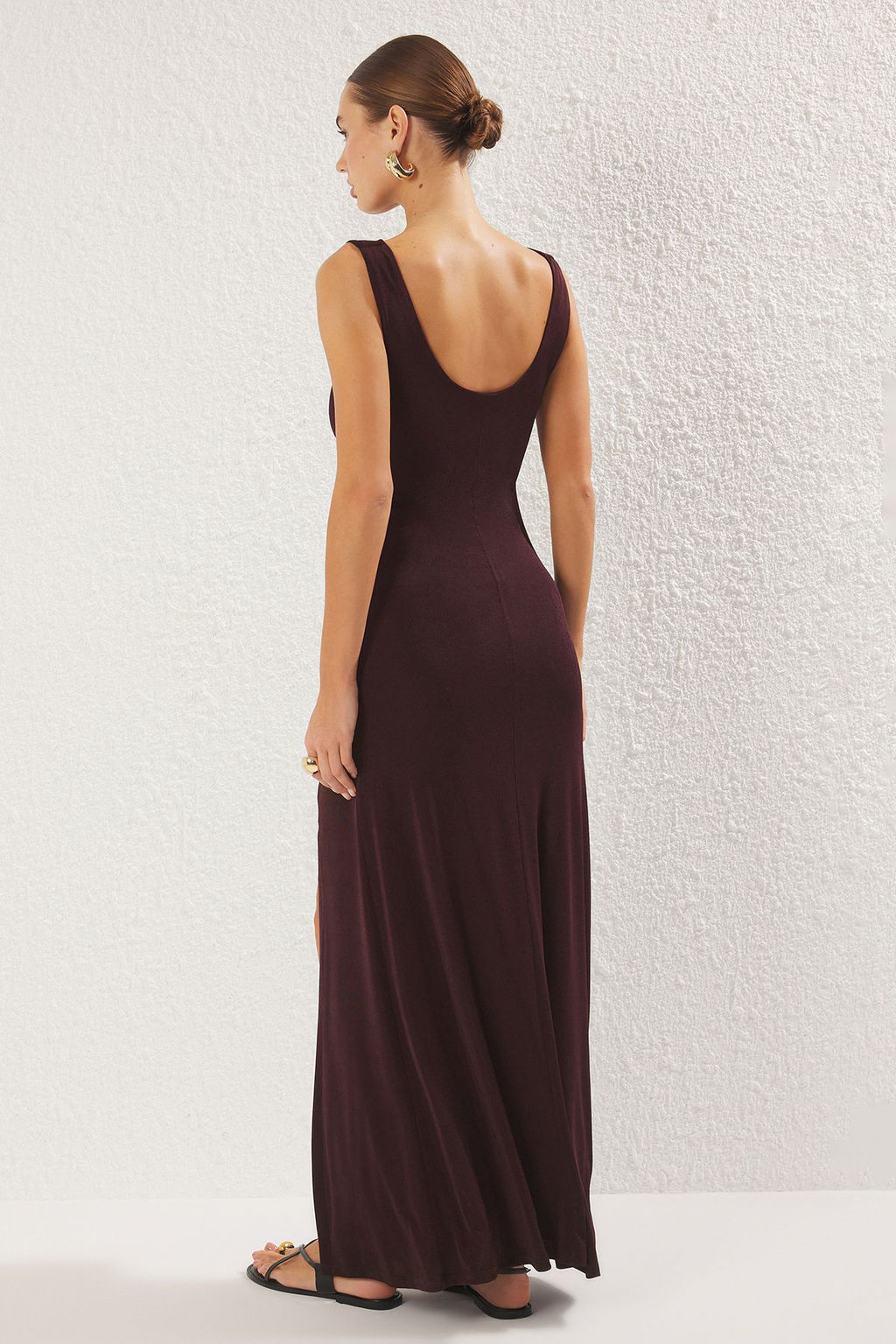 TRENDYOLMILLA Premium Kahverengi Degaje Yaka S?f?r Kol Astarl? Maxi Orme Elbise TWOSS25EL00435 фото 4