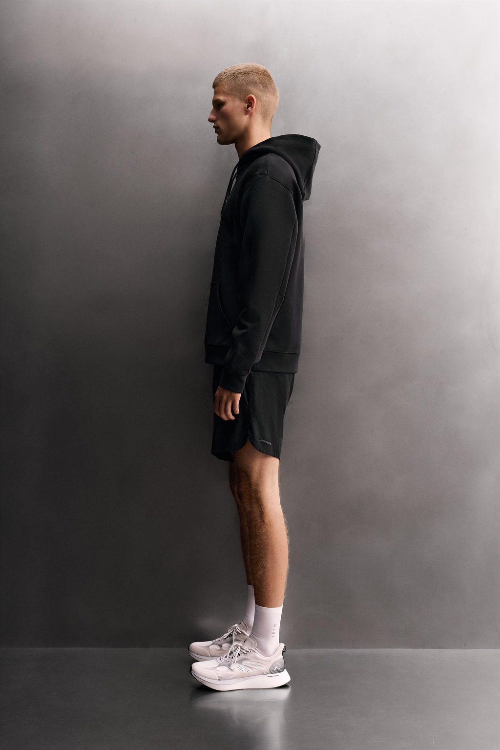 SUDADERA T?CNICA CAPUCHA / Negro - Zara фото 4