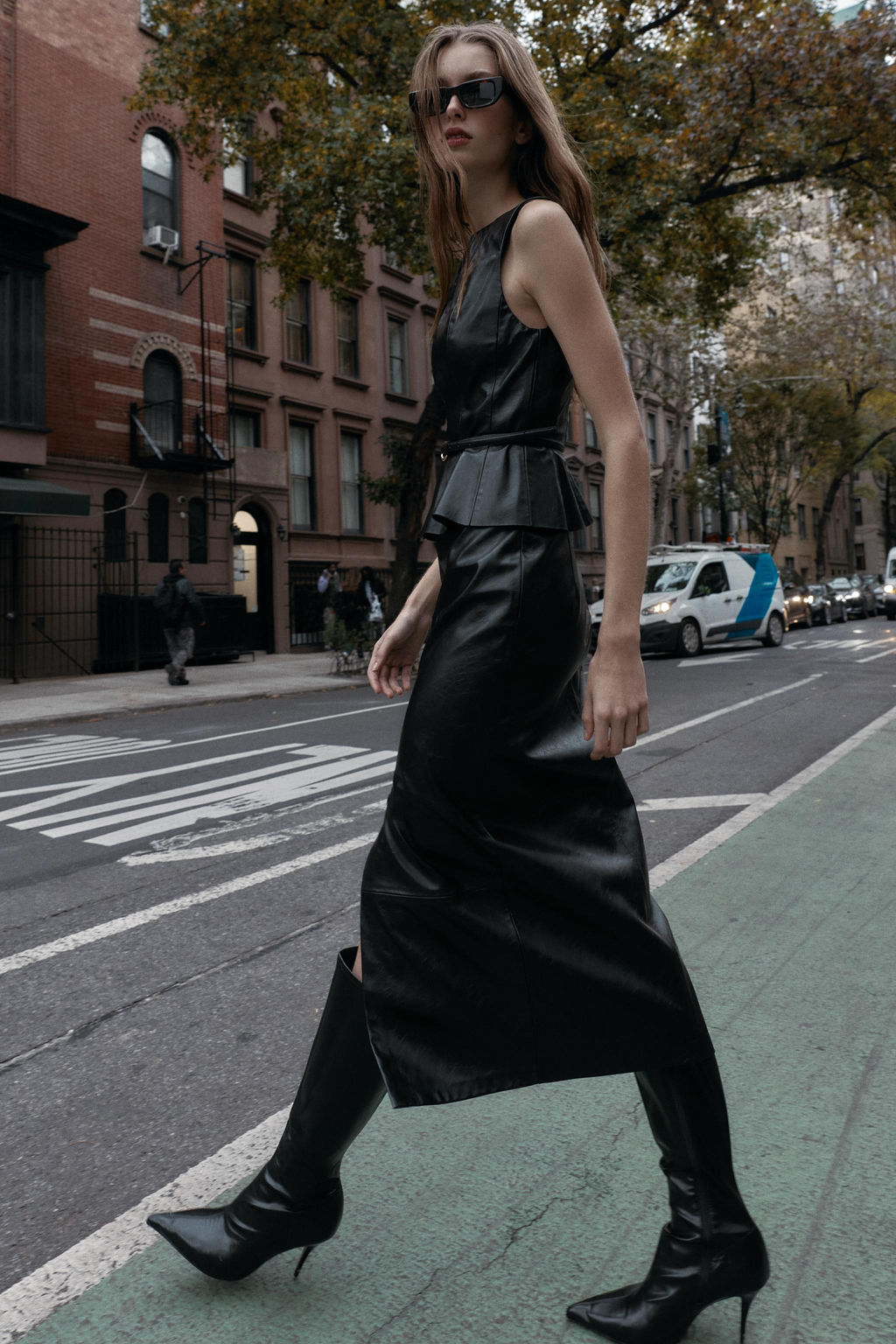 FALDA MIDI EFECTO PIEL / Negro - Zara фото 6