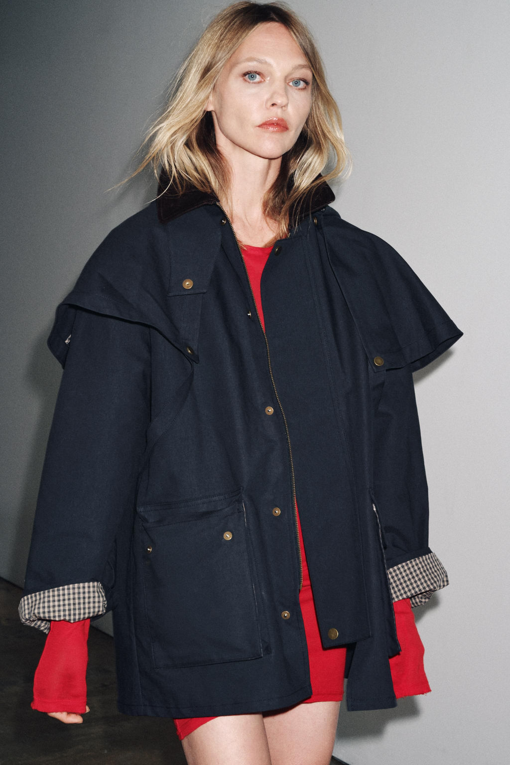 HOODED CONTRAST LAPEL TRENCH COAT ZW COLLECTION - Zara фото 4