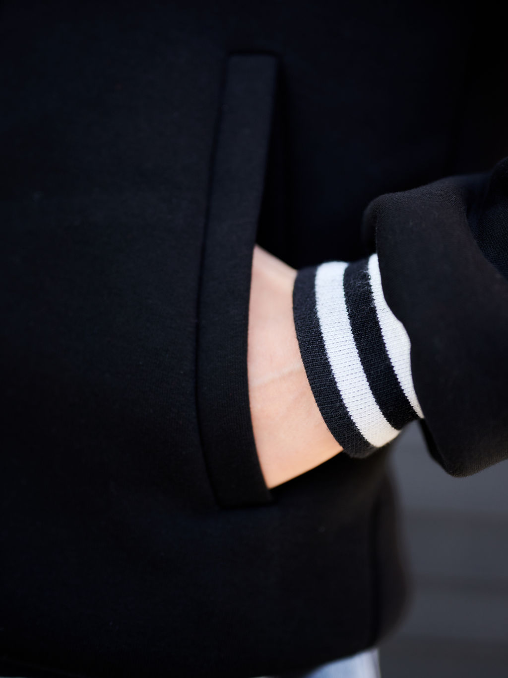 Бомбер "12" черный